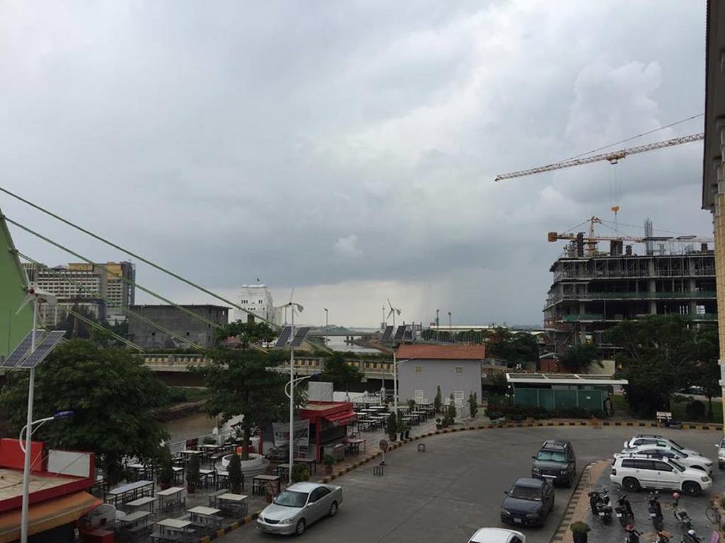 K9 Riverside Hotel Phnom Penh Exteriör bild