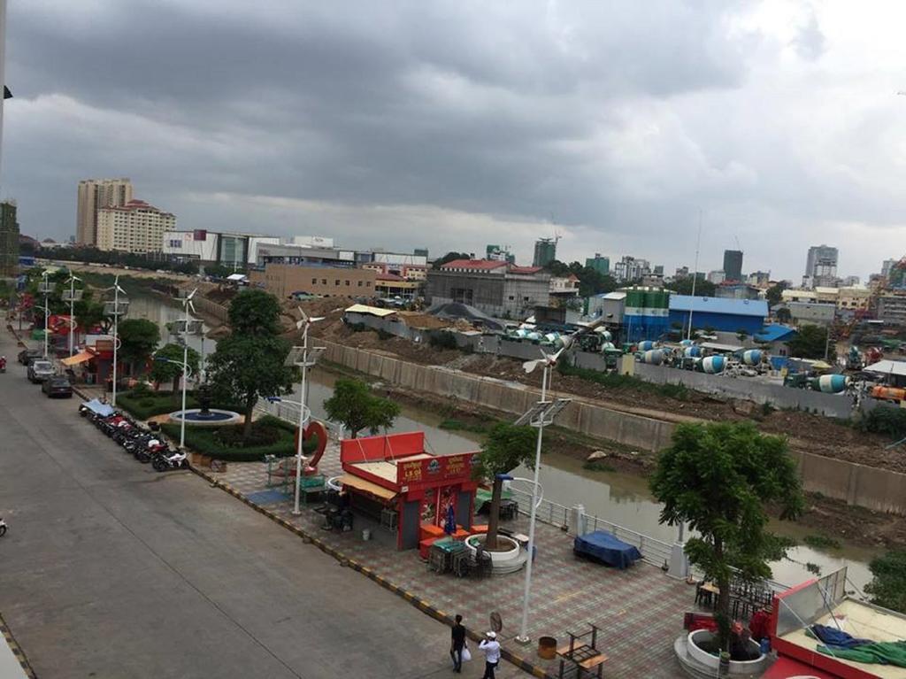 K9 Riverside Hotel Phnom Penh Exteriör bild